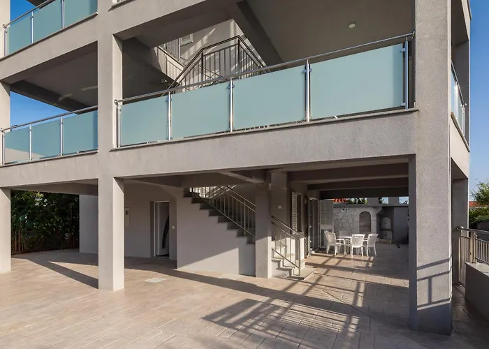 Laura דירה Zečevo