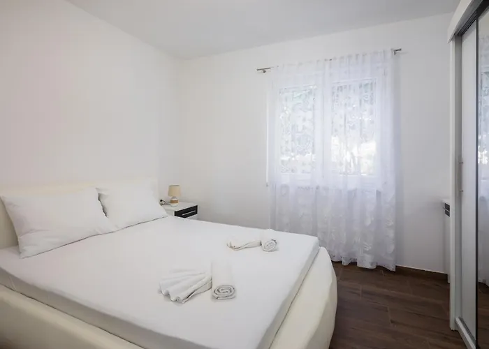 Laura דירה Zečevo